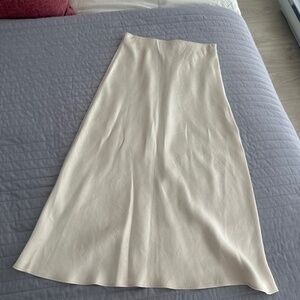 Babaton skirt